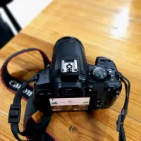 Canon EOS 850D + لنز 18-55 کمکارکرد در حد آکبند|دوربین عکاسی و فیلمبرداری|خرمآباد, |دیوار