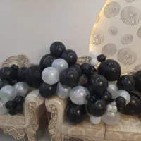 تعدادی بادکنک بادشده آماده