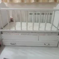 یک عدد تخت خواب بچه بفروش میرسد|تخت و سرویس خواب|ری, دیلمان|دیوار