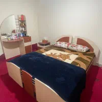 تعدادی لوازم منزل ( سرویس خواب،موکت،یخچال هتلی )