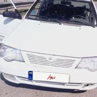 راننده با ماشین در اختیار