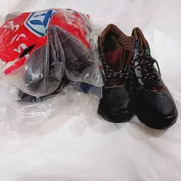 کفش کارپنجه فولادی جنسش حرف نداره(تفت)