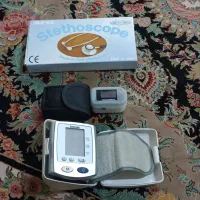 فشارسنج . پالس اکسیمتر .‌گوشی پزشکی