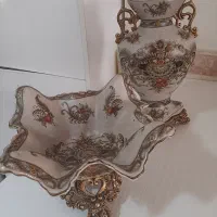 گلدان و شکلات خوری دکوری