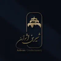فروشنده شیرینی فروشی آقا