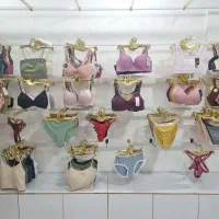 فروش دکور یک مغازه لباس زیر