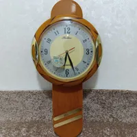 ساعت دیواری طرح چوب