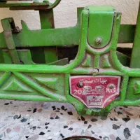 ترازو کفه ای ۲۰ کیلویی با چند کیلو سنگ|کلکسیون اشیاء عتیقه|مشهد, ادیب نیشابوری (شهرک غرب)|دیوار