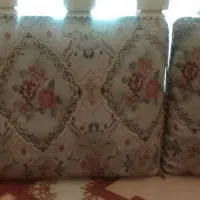 پشتی ومیز تلفن و گلدان گل