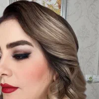 گریم ،میکاپ و شینیون تخصصی|خدمات آرایشگری و زیبایی|بروجن, |دیوار