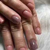 ارائه کلیه خدمات ژل با آف ویژه|خدمات آرایشگری و زیبایی|فولادشهر, A4|دیوار