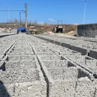 کارگر ماهر بلوک زن بیمه دارد