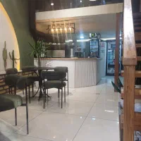 همکار خانم در کافه هشتگرد