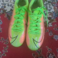 کفش فوتبال چمنی|کیف، کفش، کمربند|ابریشم, |دیوار