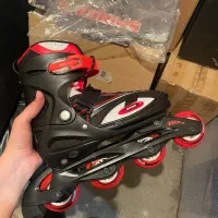 اسکیت کفشی به همراه کلاه و وسایل ایمنی