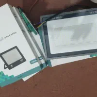 پروژکتور ۱۰۰ وات