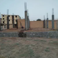 ۲۱۰متر کف ستون‌ها ۸ریشتری