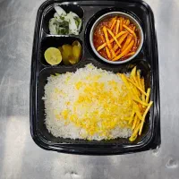 آشپز با کمک آشپز و کارگر خانم در ولنجک