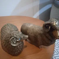 یک جفت قوچ آنتیک یا برنز یا مفرق