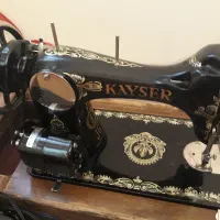 چرخ خیاطی آنتیک KAYSER پایه چوبی