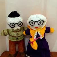 عروسک|اسباببازی|رشت, کوی مهر|دیوار