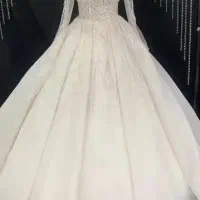 لباس عروس با تاج و شنل و گل رایگان|لباس|یزد, |دیوار