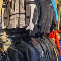 لباس موتورسواری چرمی،برزنتی نو و استوک کاپشن شلوار|لباس|اصفهان, نصرآباد|دیوار