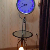 آباژور ایستاده ساعت دار و چراغ خواب و میز