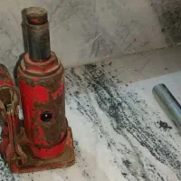 جک روغنی سالم و قدیمی ۷ سال کار نکرده