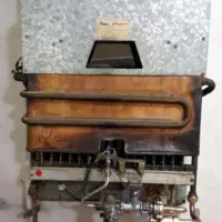 تعمیر تخصصی آبگرمکن دیواری رفع کم فشاری آب درمنزل|خدمات پیشه و مهارت|شیراز, پودنک|دیوار