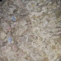 حدود ۳ و نیم متر پارچه مجلسی