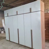 کمد دیواری  کلاسیک دسته چوبی