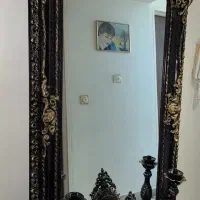 آینه قدی همراه با شمعدان و ساعت