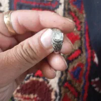 انکشتر نگین الماس طبیعی بصورت خام روی انگشتر