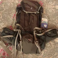 کوله پشتی کوه نوردی. نو. قیمت ۲ ملیونو ۴۰۰ تومن.