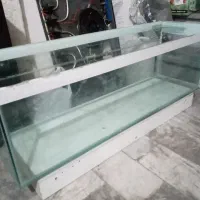 اکواریوم یک متری