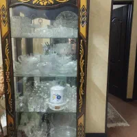 ویترین چوبی سالم سالم در حد نو