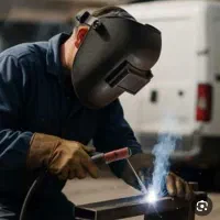 جوشکار آشنا به آهنگری