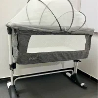 تخت کنار مادر زویه