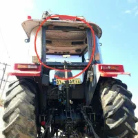 شیشه پنجره سمت راست بیل بکهو سنوپارس تراکتور|قطعات یدکی و لوازم جانبی|تهران, لاله زار|دیوار