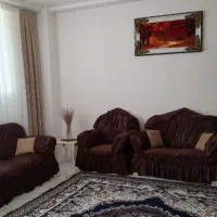 رو مبلی هفت نفره رنگ قهوری سوخته  در حد نو