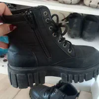 دوتاکفش یکی نیم بوت یکی کتونی|کیف، کفش، کمربند|گرگان, |دیوار