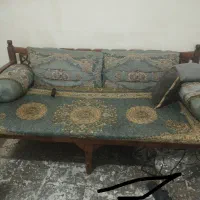 تخت سنتی ب همراه شاه نشین
