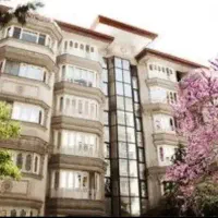 یک ساعت کار نظافت دارم