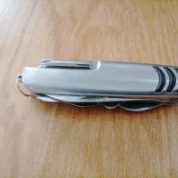 چاقوی دوازده کاره