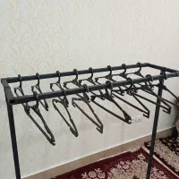 رگال|بندرخت و رخت‌آویز|قم, ولیعصر|دیوار