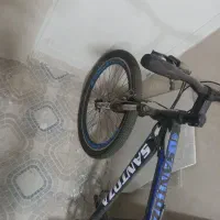 دوچرخه۲۶|دوچرخه، اسکیت، اسکوتر|صدرا-فارس, فاز ۱|دیوار