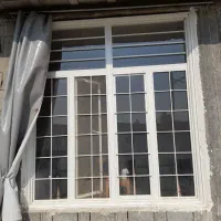 پنجره فلزی در حد نو