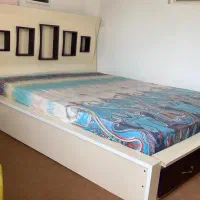 تخت خواب و میز آرایش