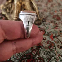 انگشتر قدیمی با نگین اصل یمنی
